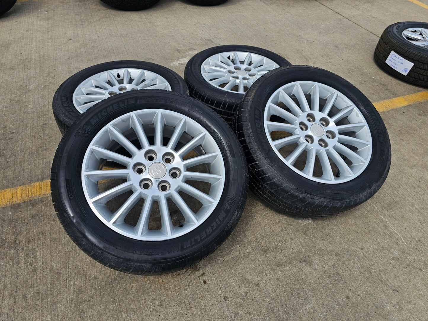 19" Buick Enclave GMC Acadia OEM 4079 wheels rims Chevy Traverse 6x132