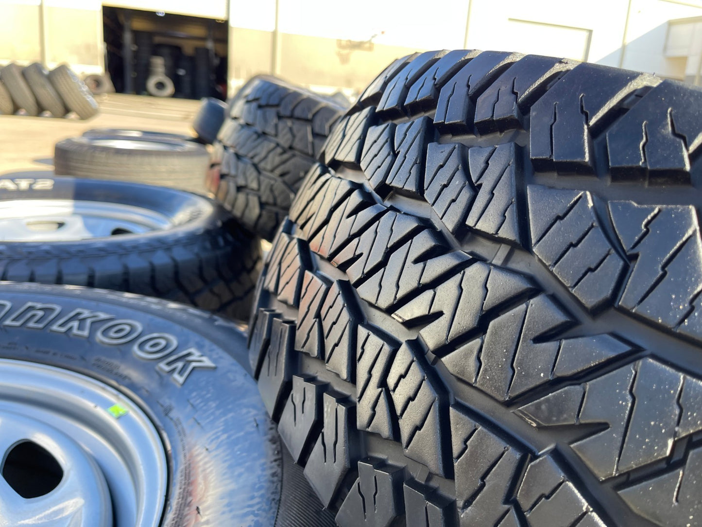 17" Ford F-250 F-350 OEM 3828 wheels rims tires HANKOOK DYNAPRO A/T2 35"