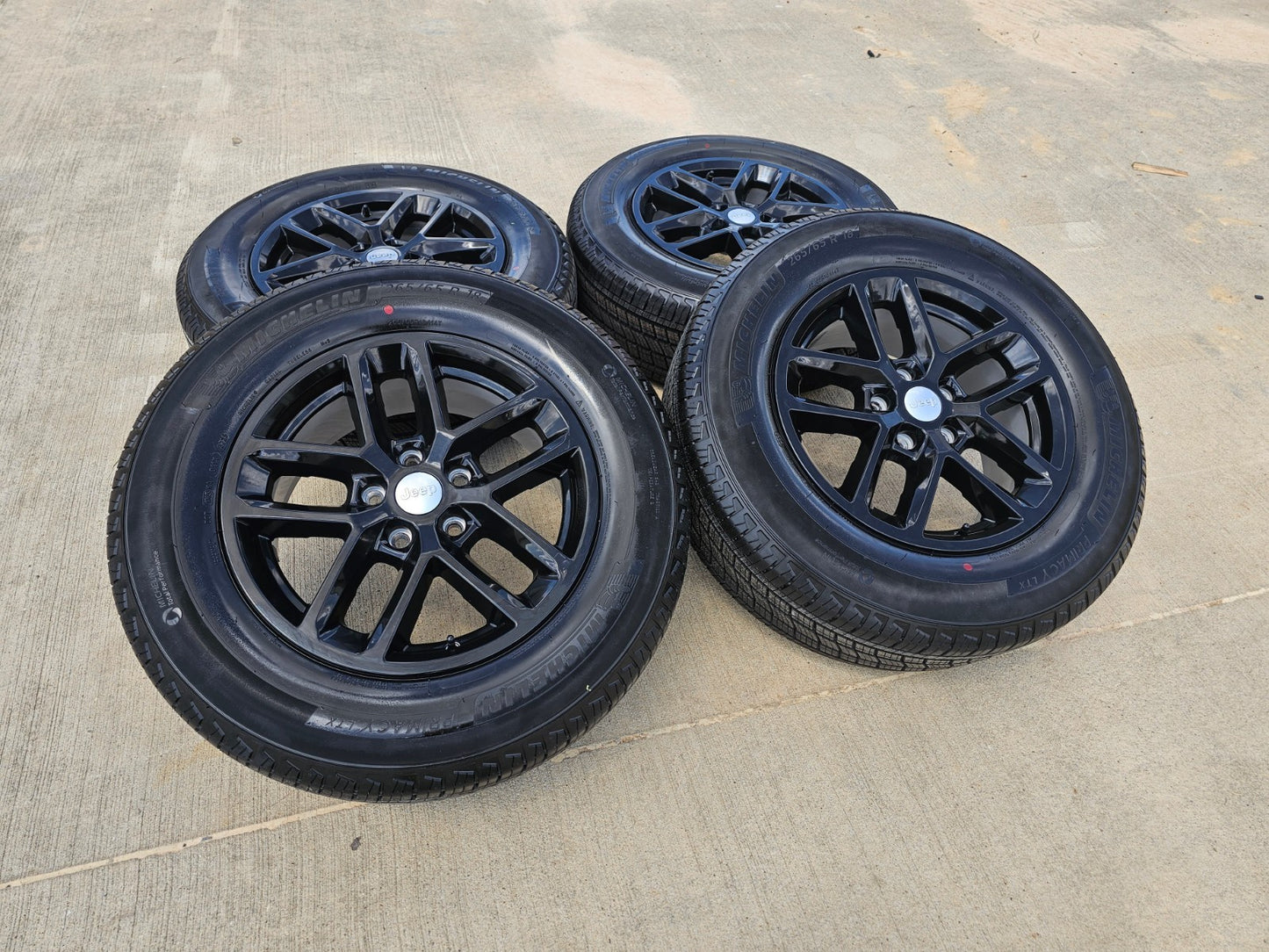18" Jeep Grand Cherokee L OEM wheels rims 9286 Durango 2025 2026 MICHELIN NEW