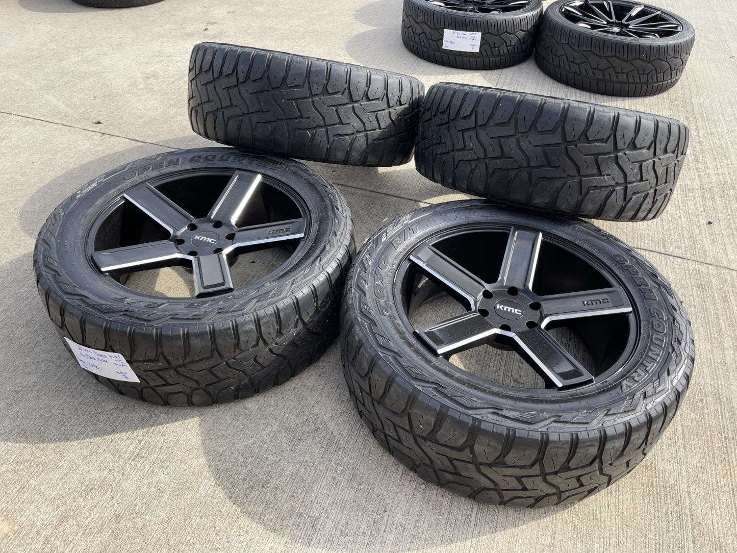 22x9 22" KMC Duece KM702 Chevy Silverado RAM wheels rims 6x139 6x5.5 tires TOYO