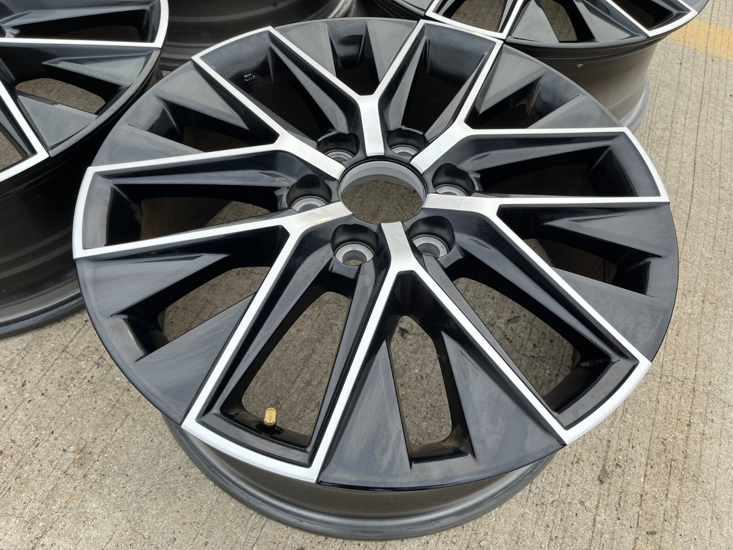 20" Lexus GX550 OEM wheels rims Toyota Land Cruiser Tundra 10545 LX600 2026 NEW