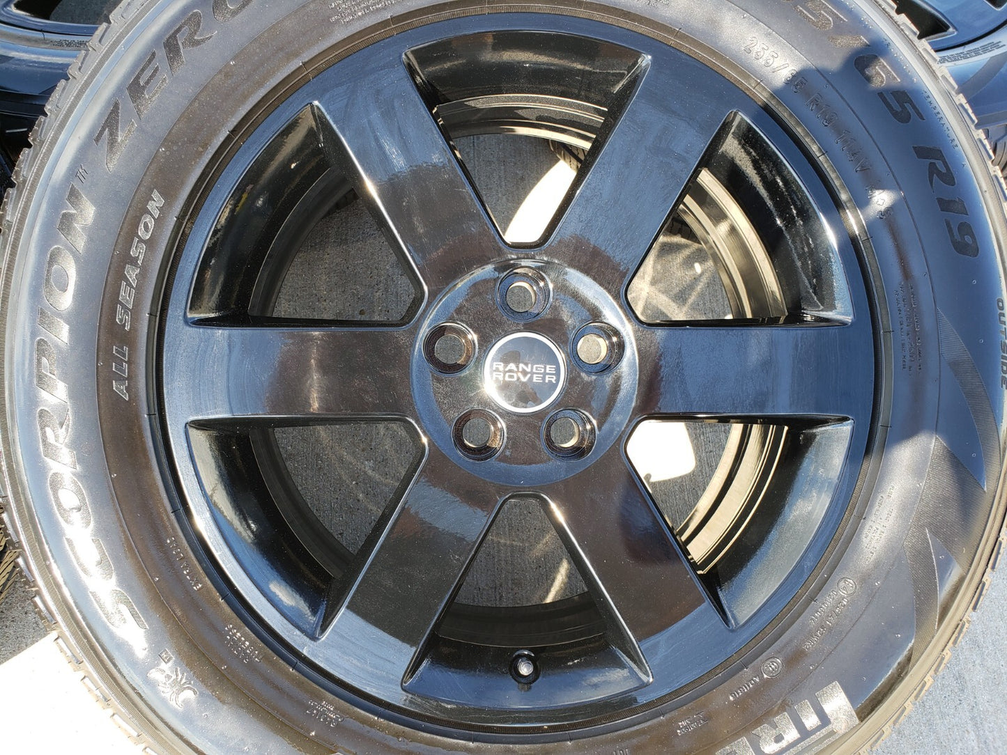 19" Land Rover DEFENDER Range Rover OEM 72348 wheels rims PIRELLI NEW