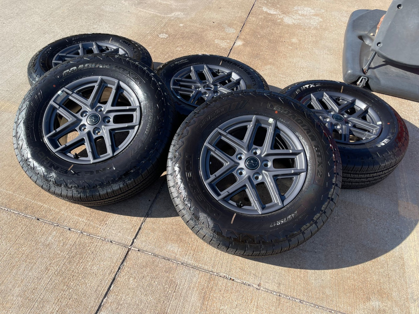 17" Jeep Wrangler Rubicon OEM wheels rims 9324 Gladiator 2025 2026 NEXEN NEW
