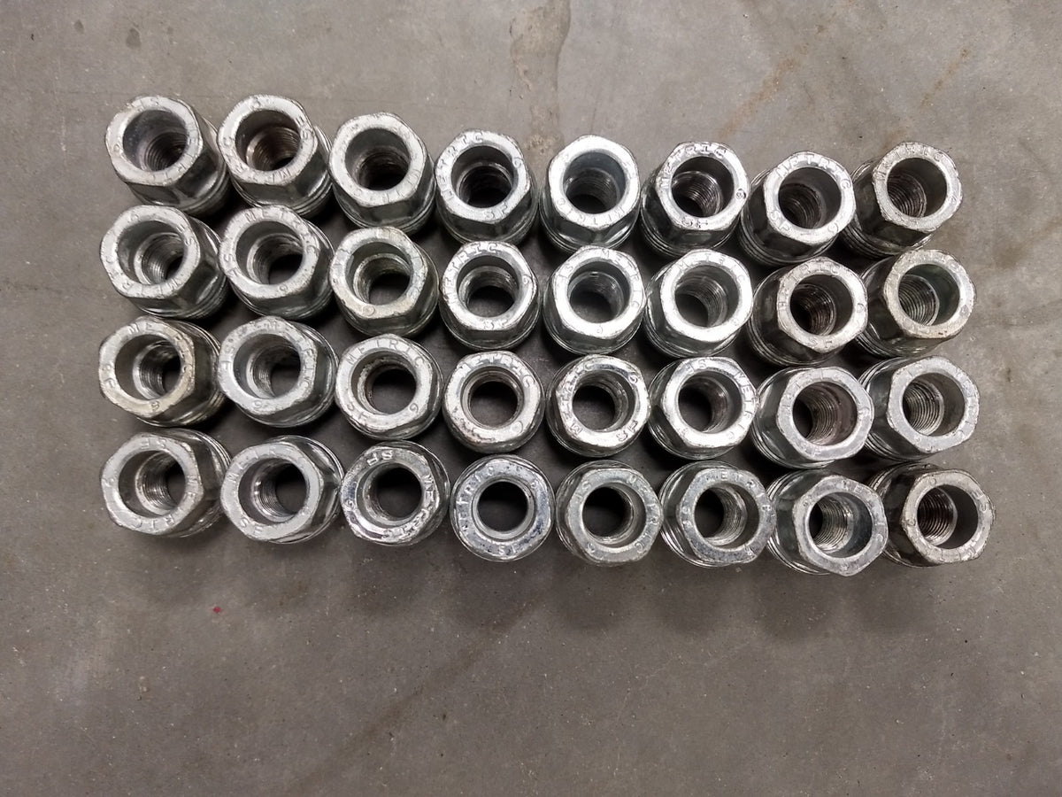 (32) 14x1.5 OEM GM lug nuts open end threaded 2500 3500 Chevy Silverado GMC