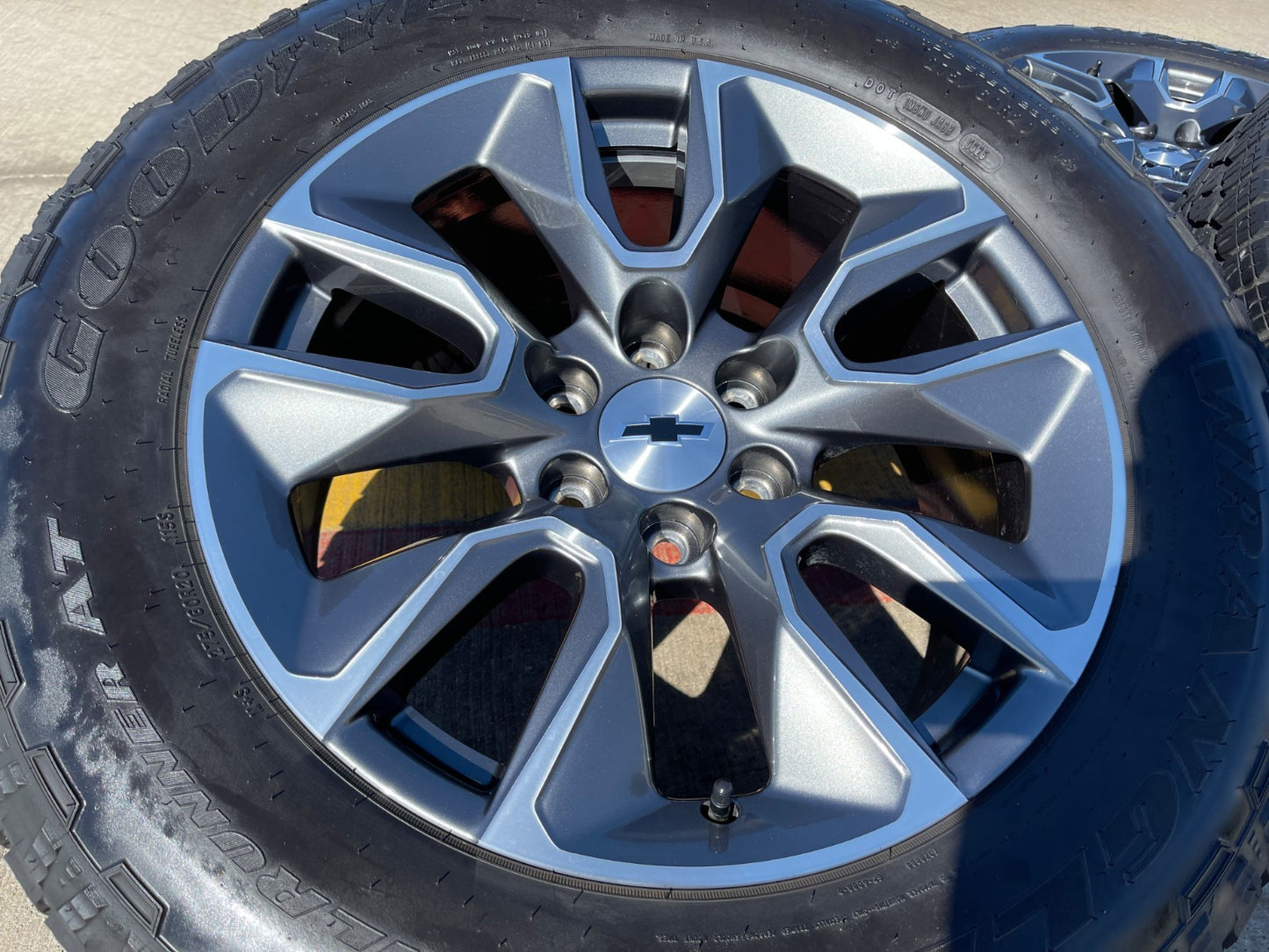 20" Chevy Silverado 1500 Tahoe Suburban OEM 5915 5916 wheels rims GOODYEAR