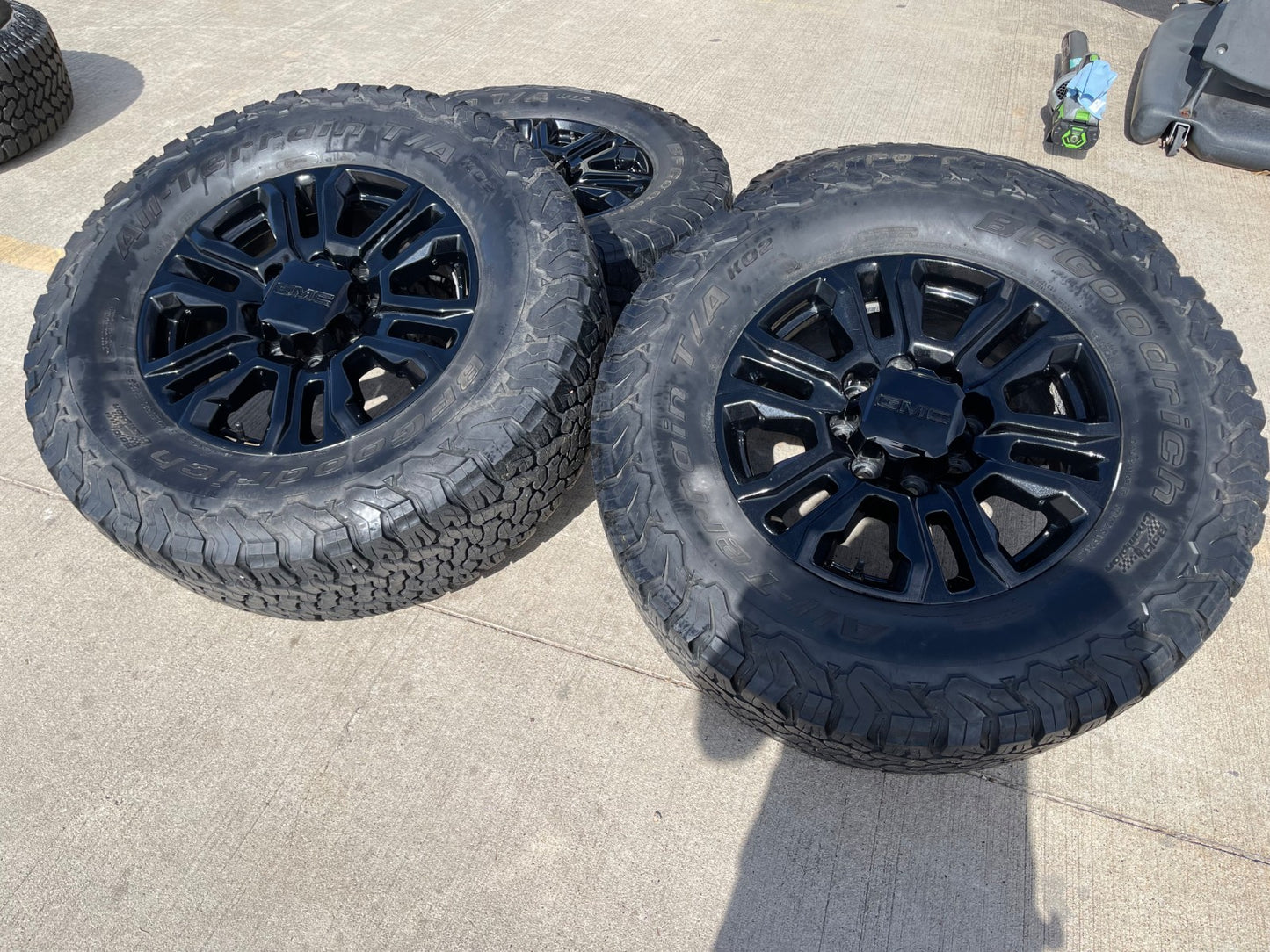20" GMC Sierra Chevy 2500 OEM 5957 BLACK DIAMOND wheels rims tires BFG 37"