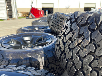 (4) 17" Jeep Wrangler Rubicon OEM 96226 wheels rims Gladiator BFG KO2 NEW 2026