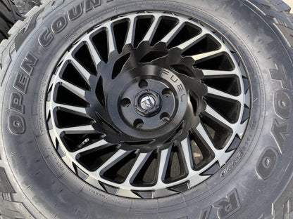 18" 18x10 Fuel CYCLONE D683 Jeep Wrangler wheels rims 5x5 5x127 TOYO R/T 37"