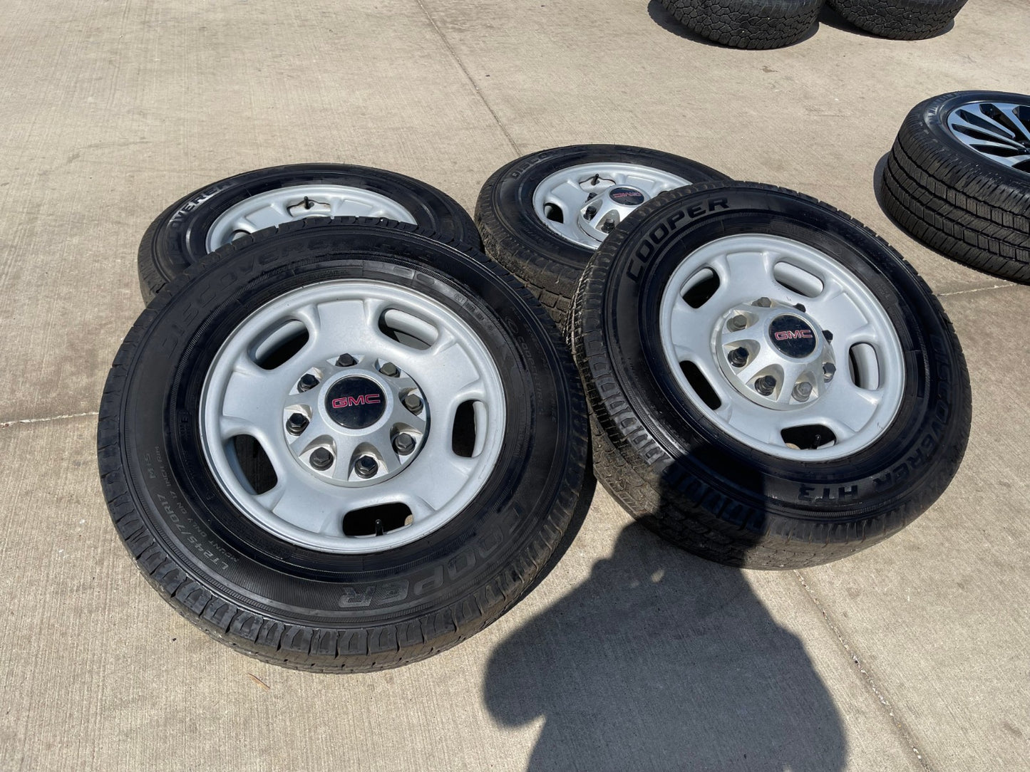 17" Chevy Silverado GMC Sierra 2500 3500 OEM 8095 wheels COOPER H/T3