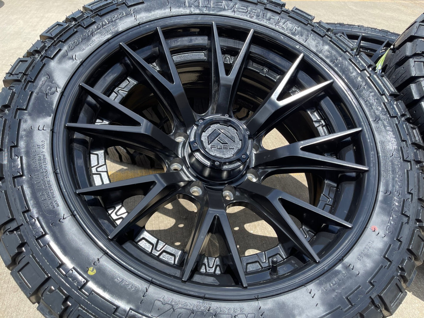 22x10 22" FUEL Fusion Forged Chevy Silverado 2500 3500 wheels rims 8x180 33" NEW