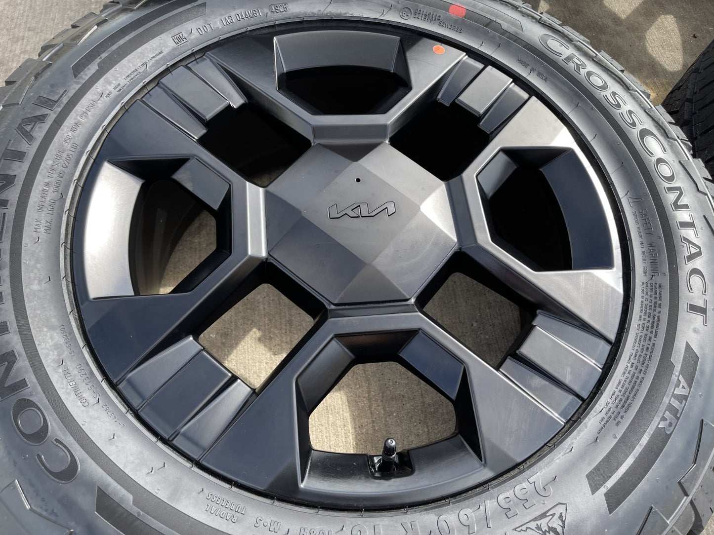 18" Kia Telluride X-PRO OEM wheels rims Sorento Sedona 2026 2027 NEW