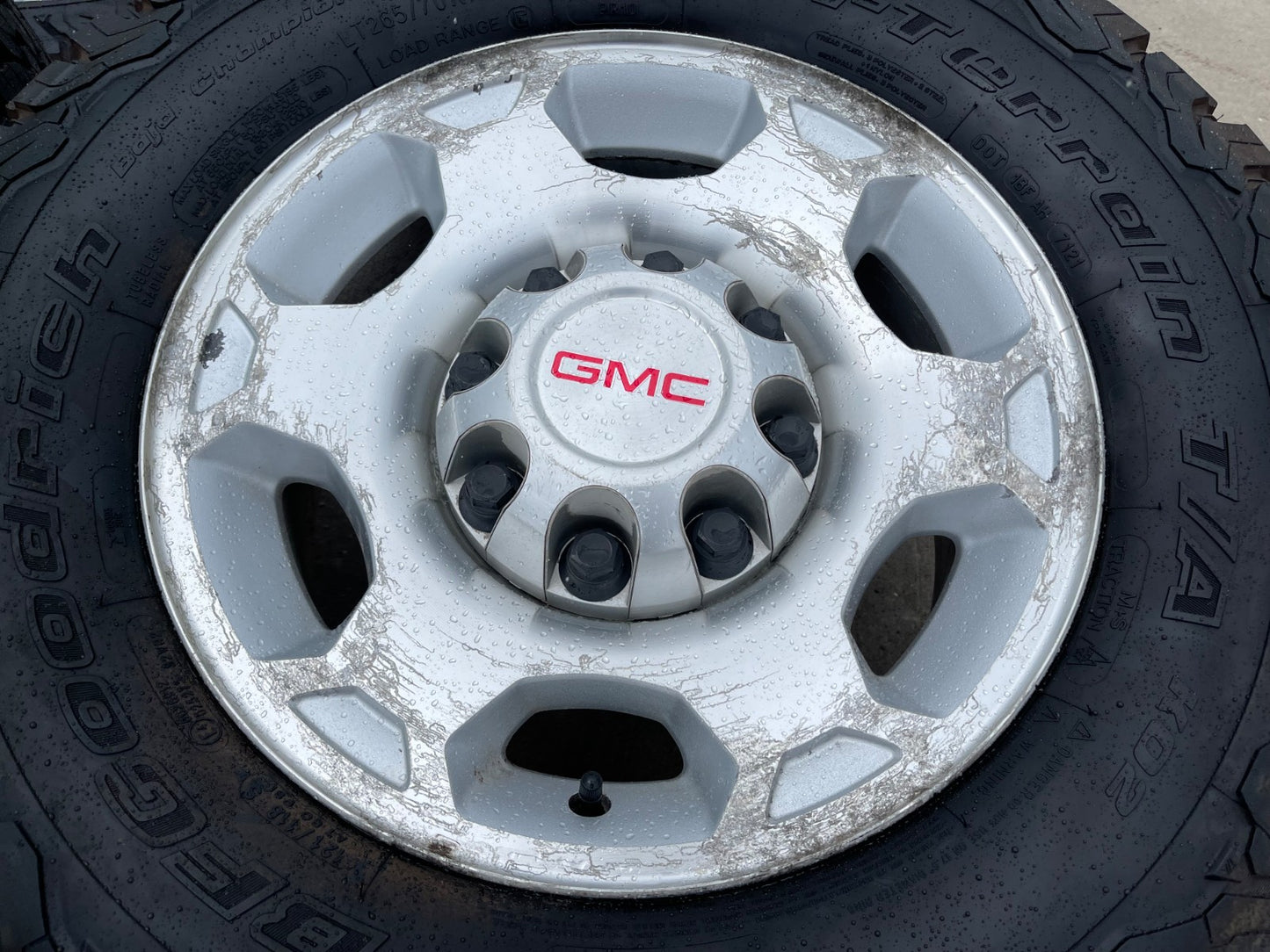 17" GMC Sierra 2500 3500 OEM 5293 wheels rims 8x165 Chevy Silverado BFG KO2 AT