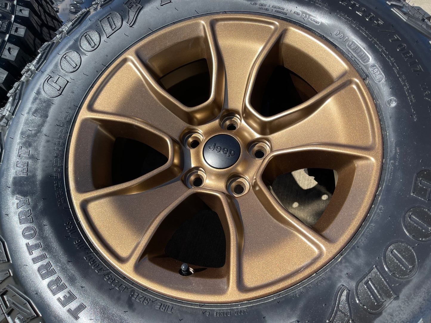 (5) 17" Jeep Wrangler Rubicon OEM 96226 wheels rims Gladiator GOODYEAR 33" NEW