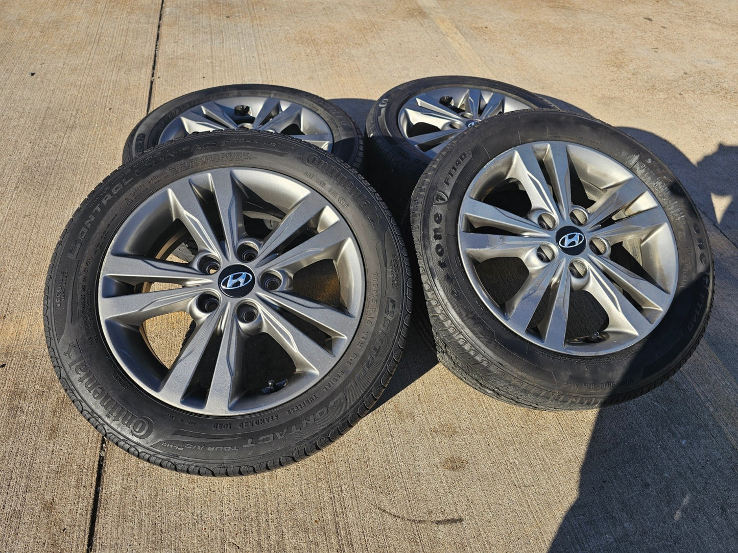16" Hyundai Elantra Sonata OEM wheel rims 70902 Veloster tires
