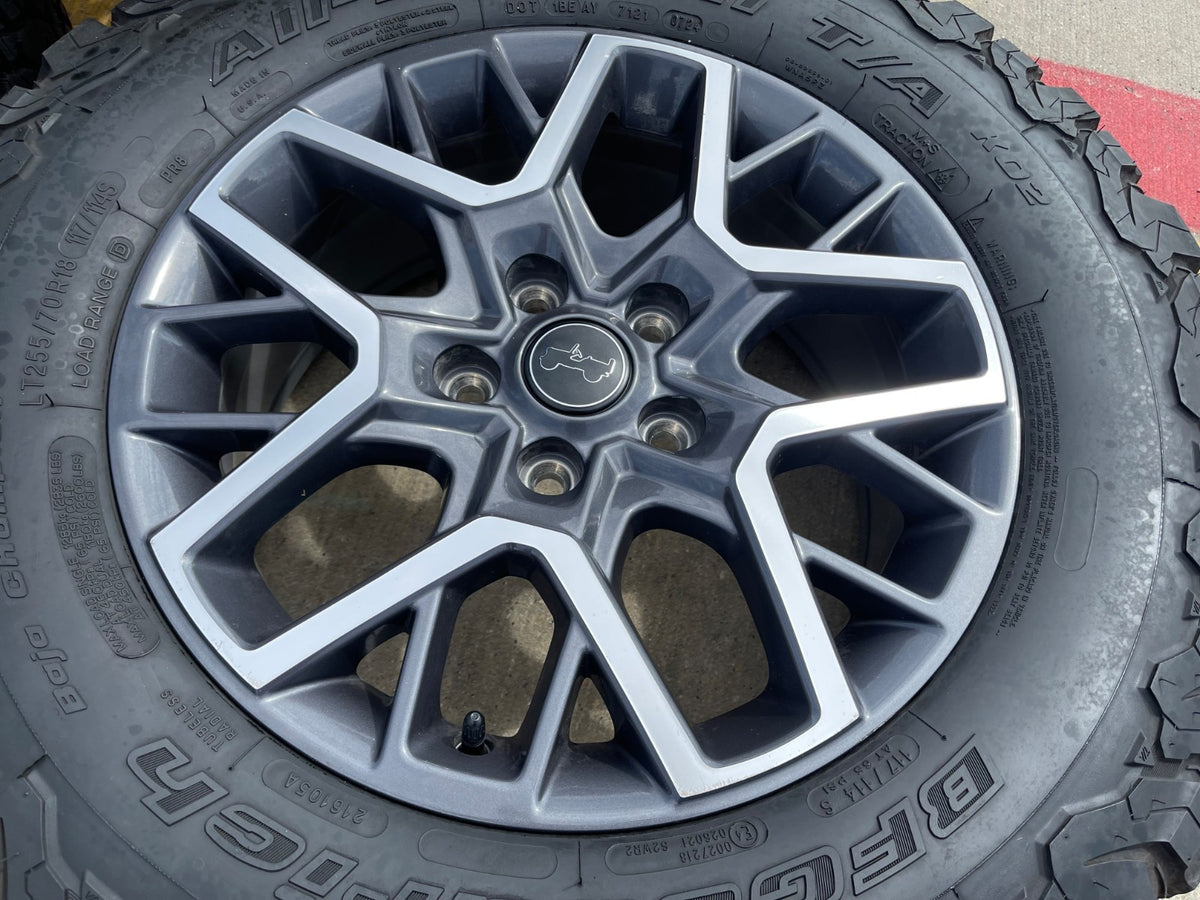 18" Jeep Wrangler Grand Cherokee Gladiator OEM 9331 wheels rims BFG KO2 A/T NEW