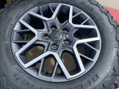 18" Jeep Wrangler Grand Cherokee Gladiator OEM 9331 wheels rims BFG KO2 A/T NEW