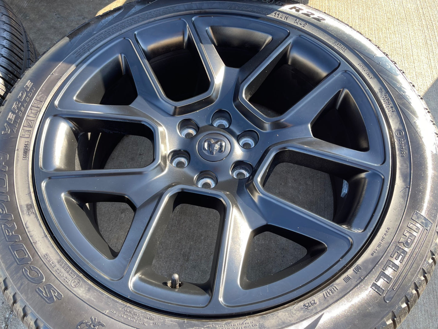 22" Dodge Ram 1500 OEM LIMITED Laramie wheels rims black 2725 2684 PIRELLI NEW