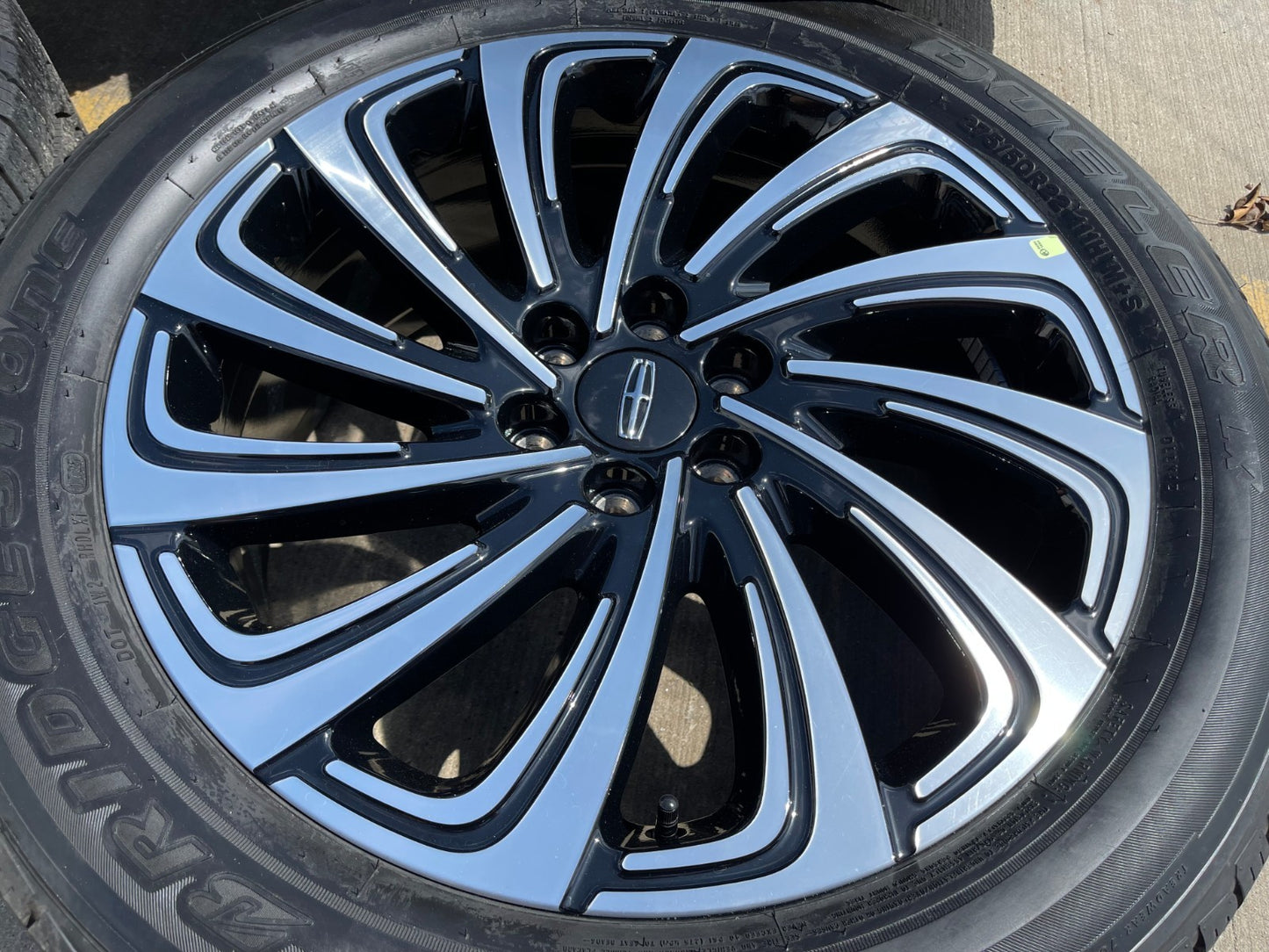 22" Lincoln Navigator OEM 10666 rims wheels BLACK LABEL BRIDGESTONE
