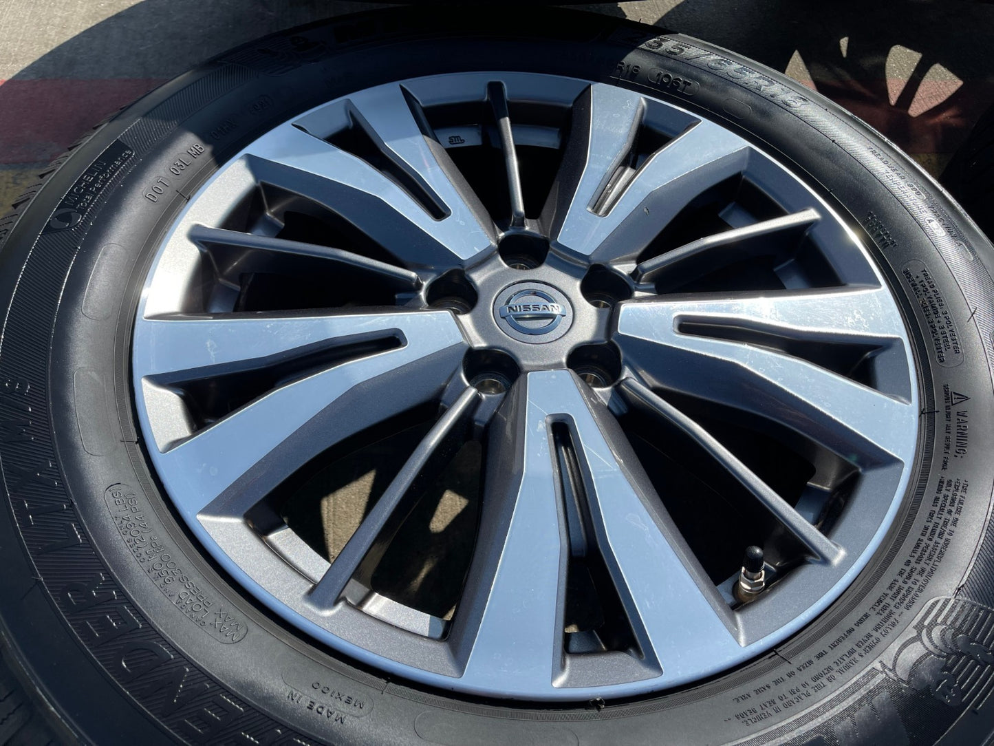 18" Nissan Pathfinder Murano FX35 FX45 QX60 OEM 62742 wheels rims MICHELIN