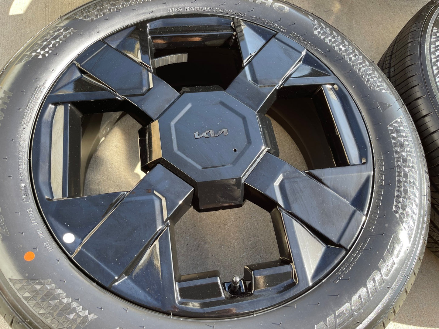 19" Kia Telluride OEM wheels rims Sportage Sorento Sedona SET 2025 2026 2027 NEW