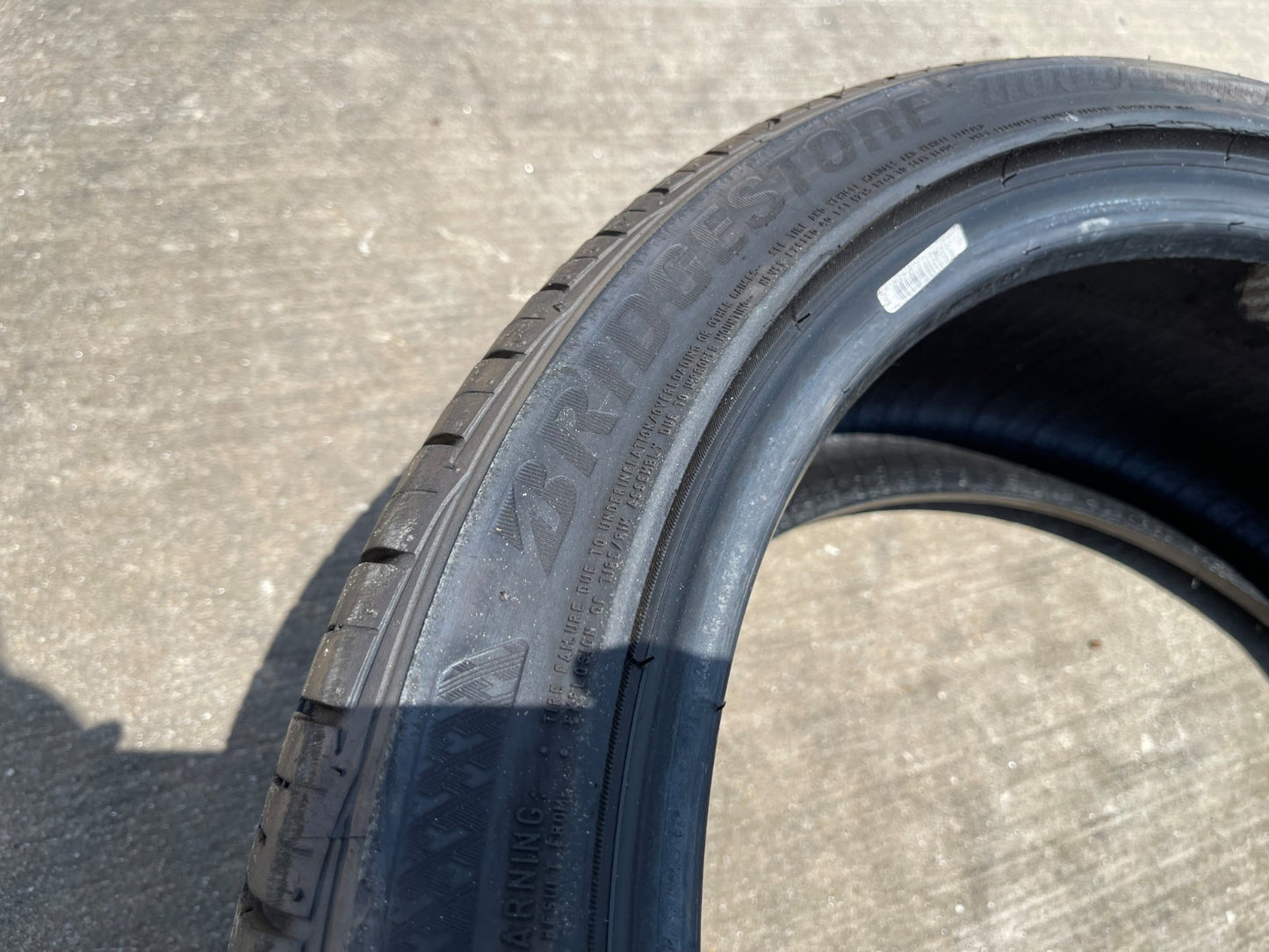 (1) 235/40/19 Bridgestone Turanza EL440 tire 235/40R19 92V M+S