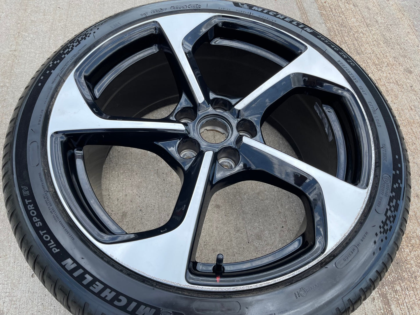 20" 20x9.5 Lucid Air OEM Grand Touring black wheel rim REAR 2022 2023 2024 2025