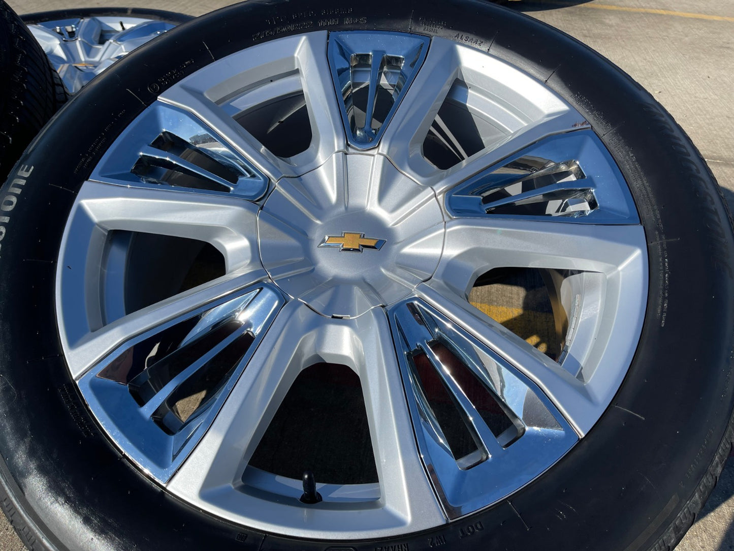 22" Chevy Tahoe RST Premier OEM wheels rims 14046 96951 Silverado Suburban