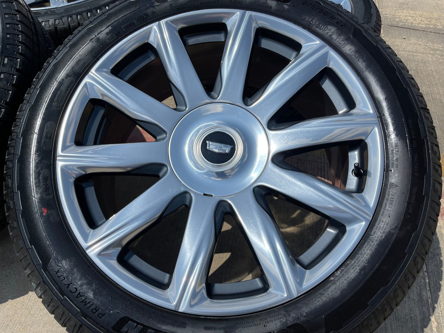 22" Cadillac Escalade Platinum OEM wheels rims 95078 4874 tires MICHELIN NEW