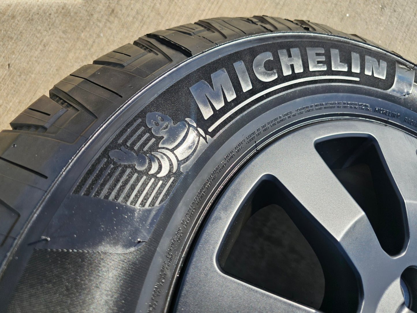 18" Toyota Land Cruiser OEM wheels rims 95952 Tundra Sequoia MICHELIN NEW