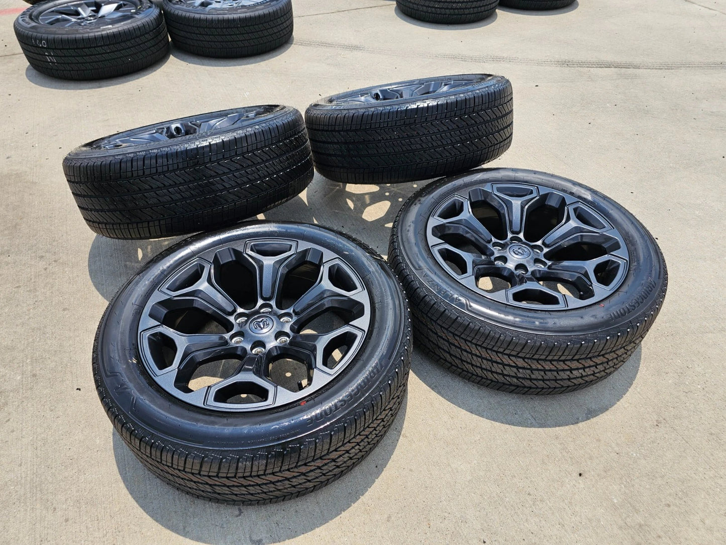 22" Dodge Ram 1500 OEM Laramie wheels LIMITED Gray 2685 2727 tires NEW