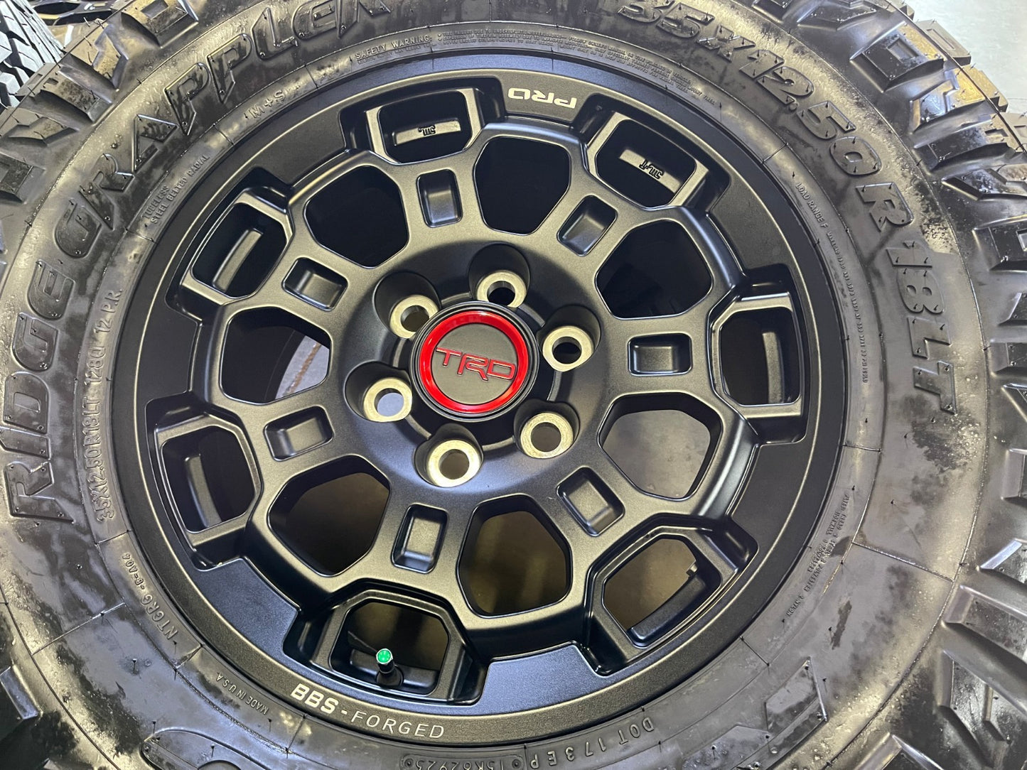 18" Toyota Tundra TRD BBS FORGED OEM black 95458 wheels rims Sequoia NITRO 35"