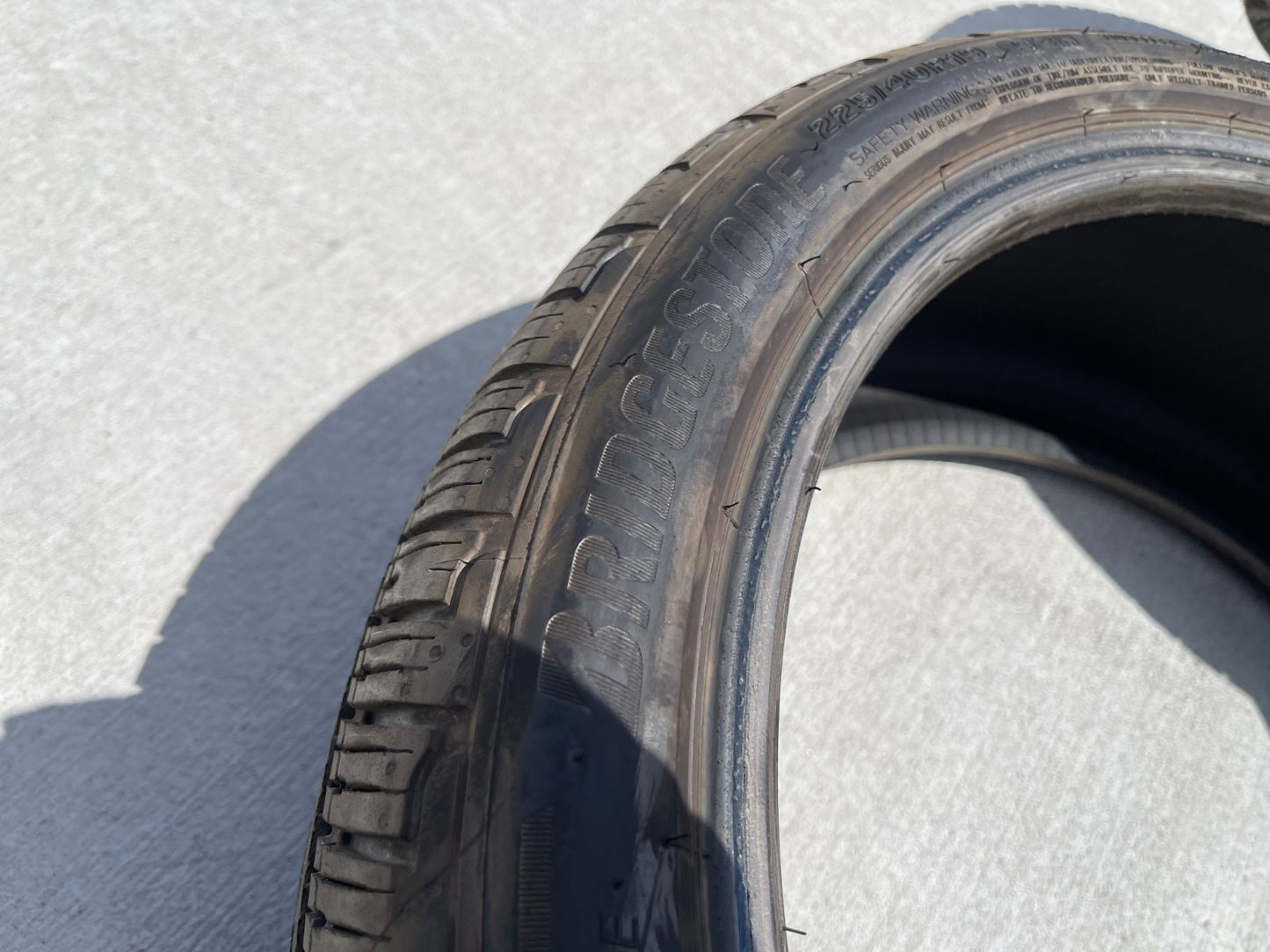 (4) 225/40/19 Bridgestone Turanza LS100A RFT tires 225/40R19 93H