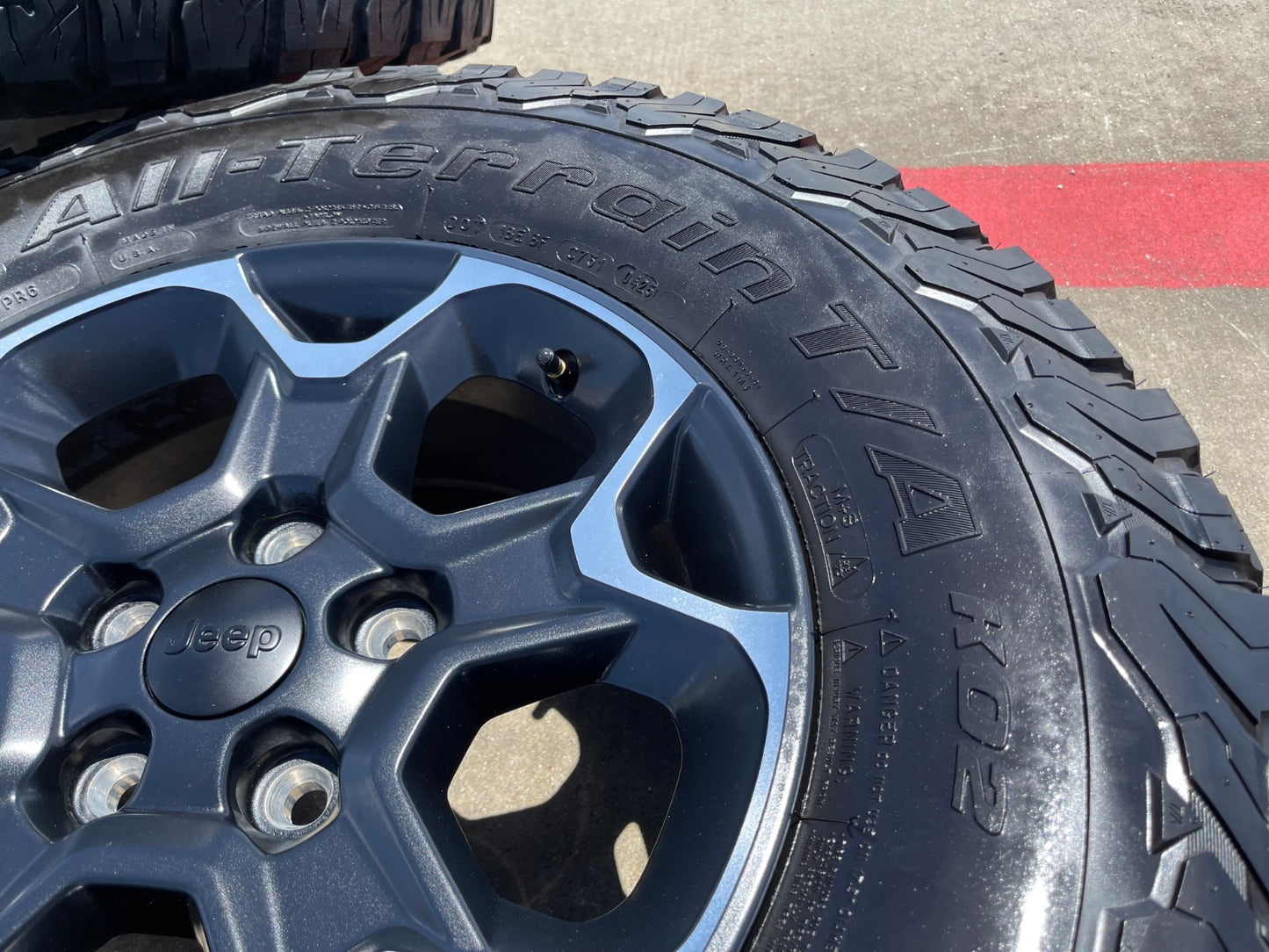 17" Jeep Wrangler Rubicon OEM wheels rims Gladiator 96832 9282 BFG KO2 A/T 33"