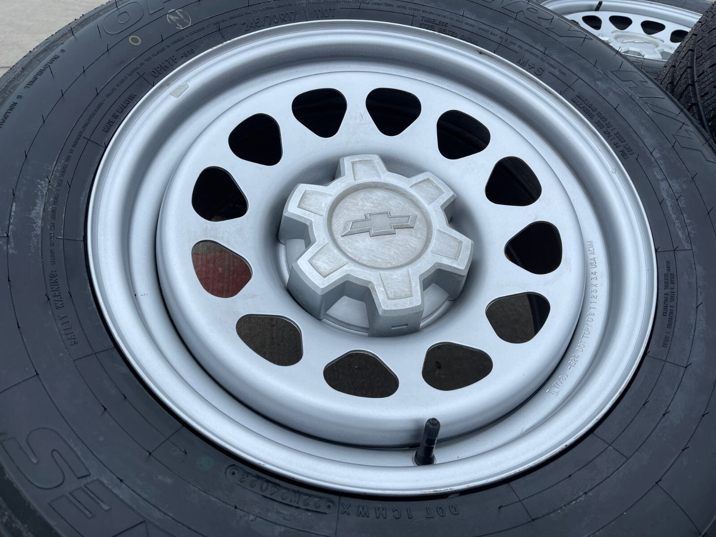 17" Chevy Silverado OEM wheels rims Tahoe Colorado 8130 GMC Canyon 2024 2025 NEW