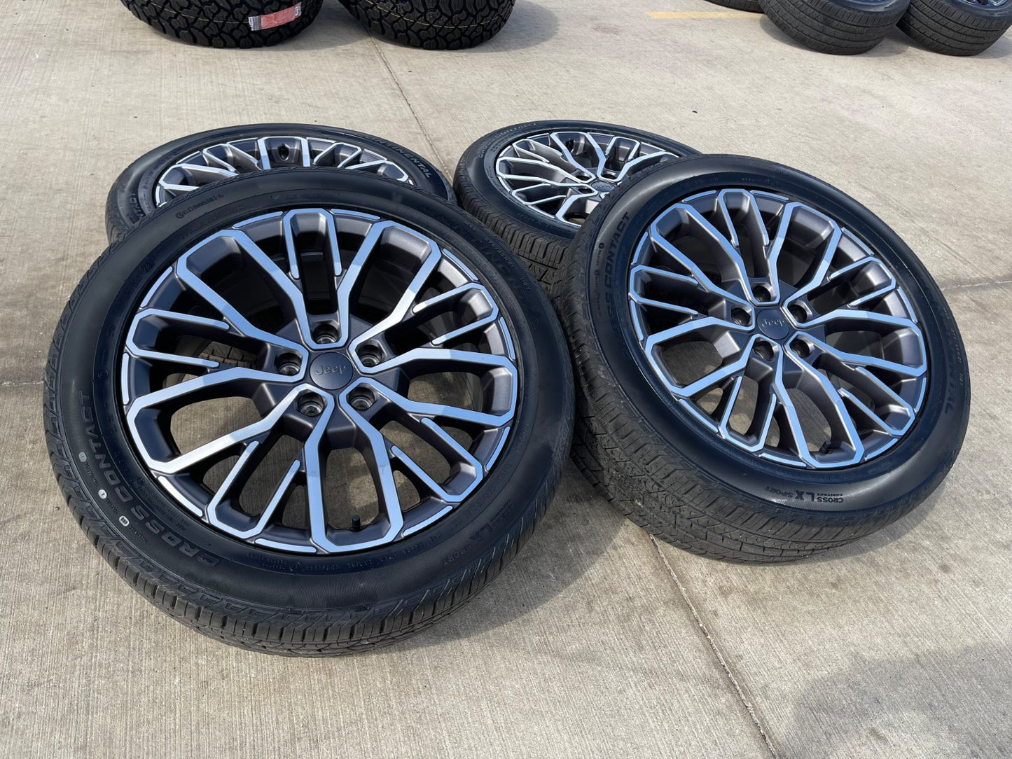 21" Jeep Grand Cherokee L OEM wheels rims 9290 Durango CONTINENTAL NEW