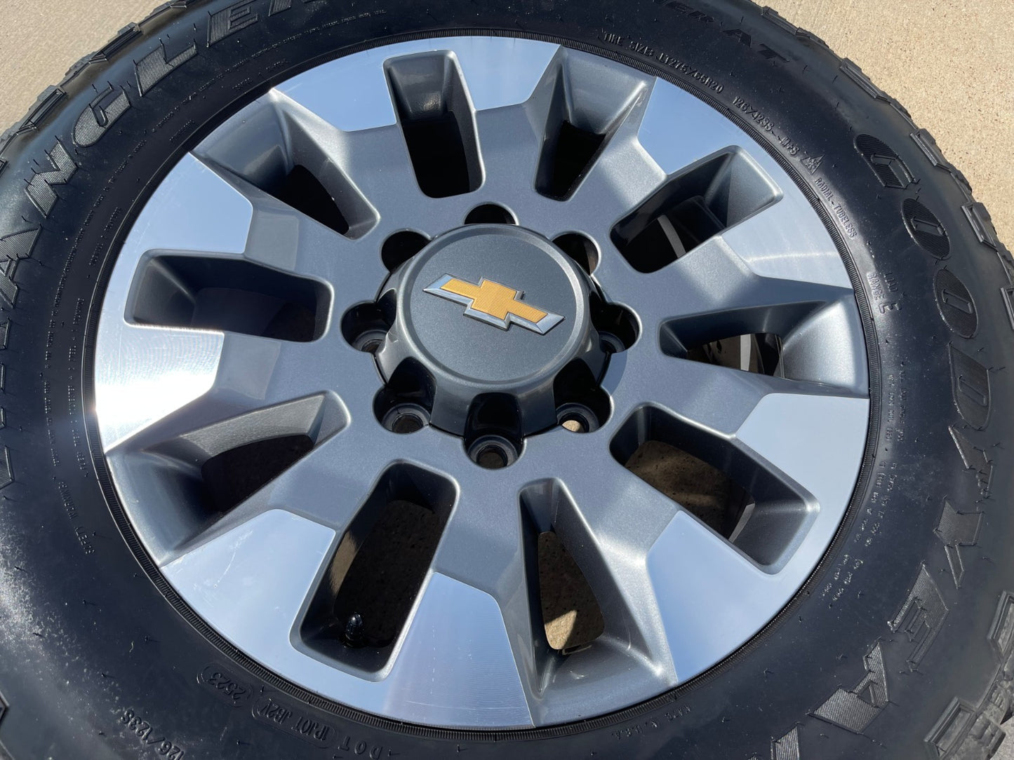 20" Chevy Silverado GMC Sierra 2500 3500 OEM 5960 5947 wheel rim tire spare