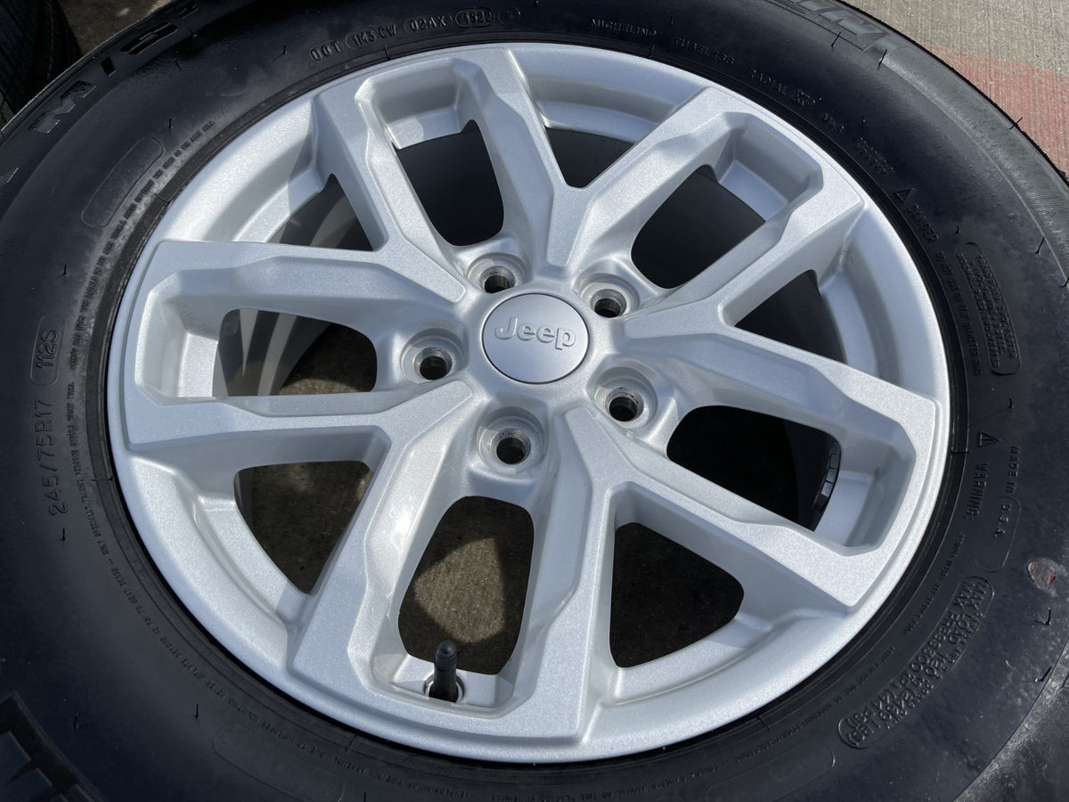 17" Jeep Wrangler Gladiator RUBICON OEM 9301 95329 wheels rims tires MICHELIN