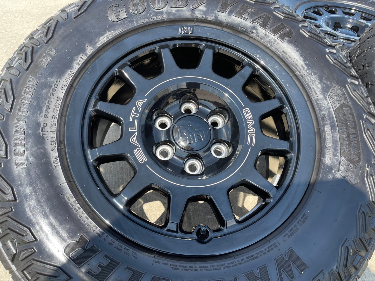 18" AEV SALTA GMC Sierra AT4X Chevy Silverado OEM rims wheels SET