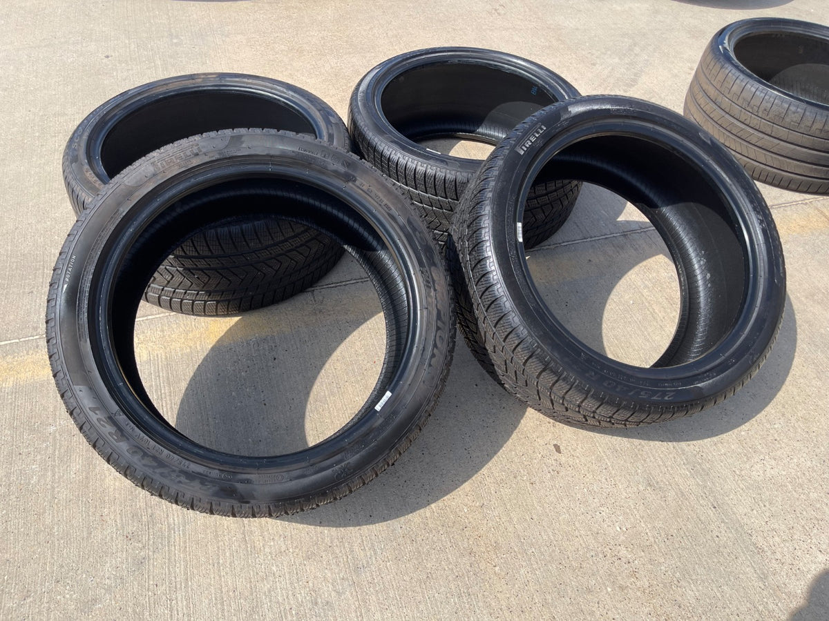 (2) 275/40/21 + (2) 305/35/21 Pirelli Winter 109V XL M+S tires
