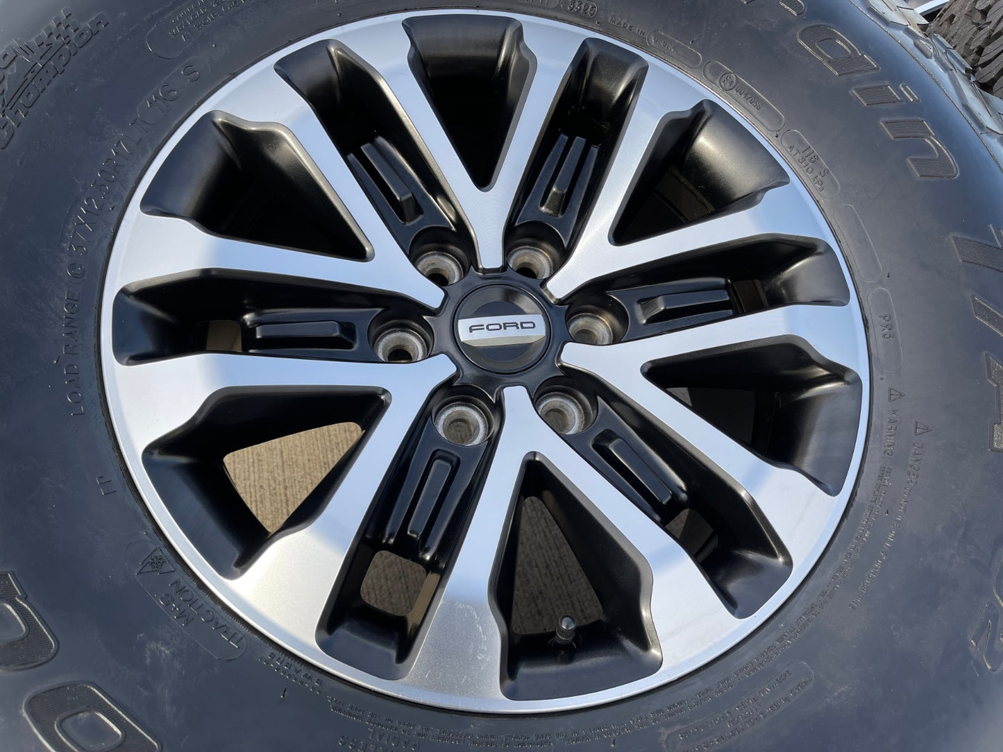 17" Ford F-150 Raptor OEM 96648 rims wheels tires BFG 37" NEW