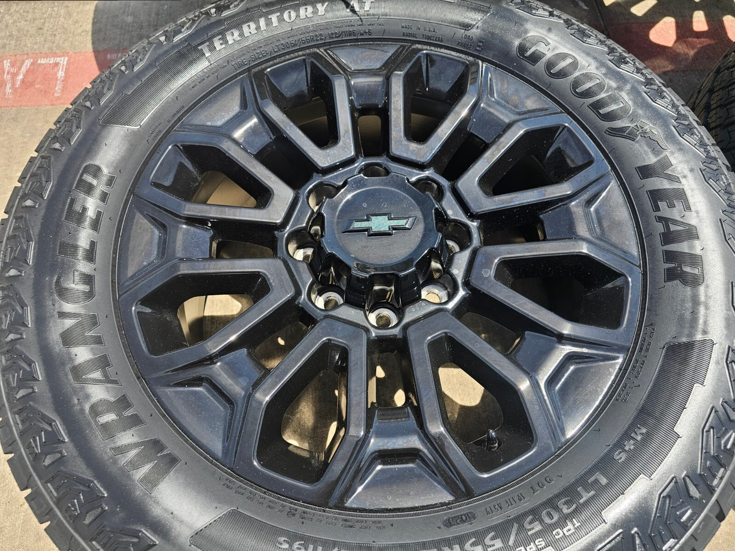 22" Chevy Silverado GMC Sierra 2500 OEM wheels rims A/T tires 2024 2025 2026 NEW