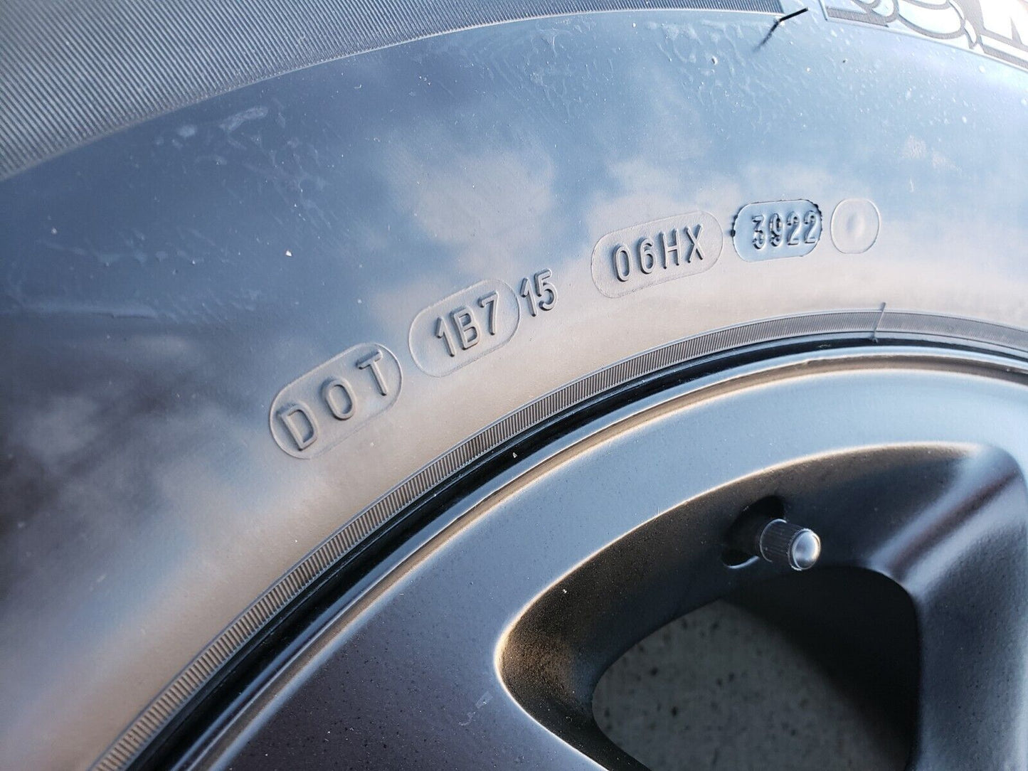 18" GMC Sierra 2500 3500 OEM Chevy 5502 wheels rims MICHELIN NEW