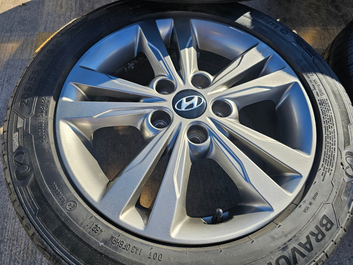 16" Hyundai Elantra Sonata OEM wheel rims 70902 Veloster tires
