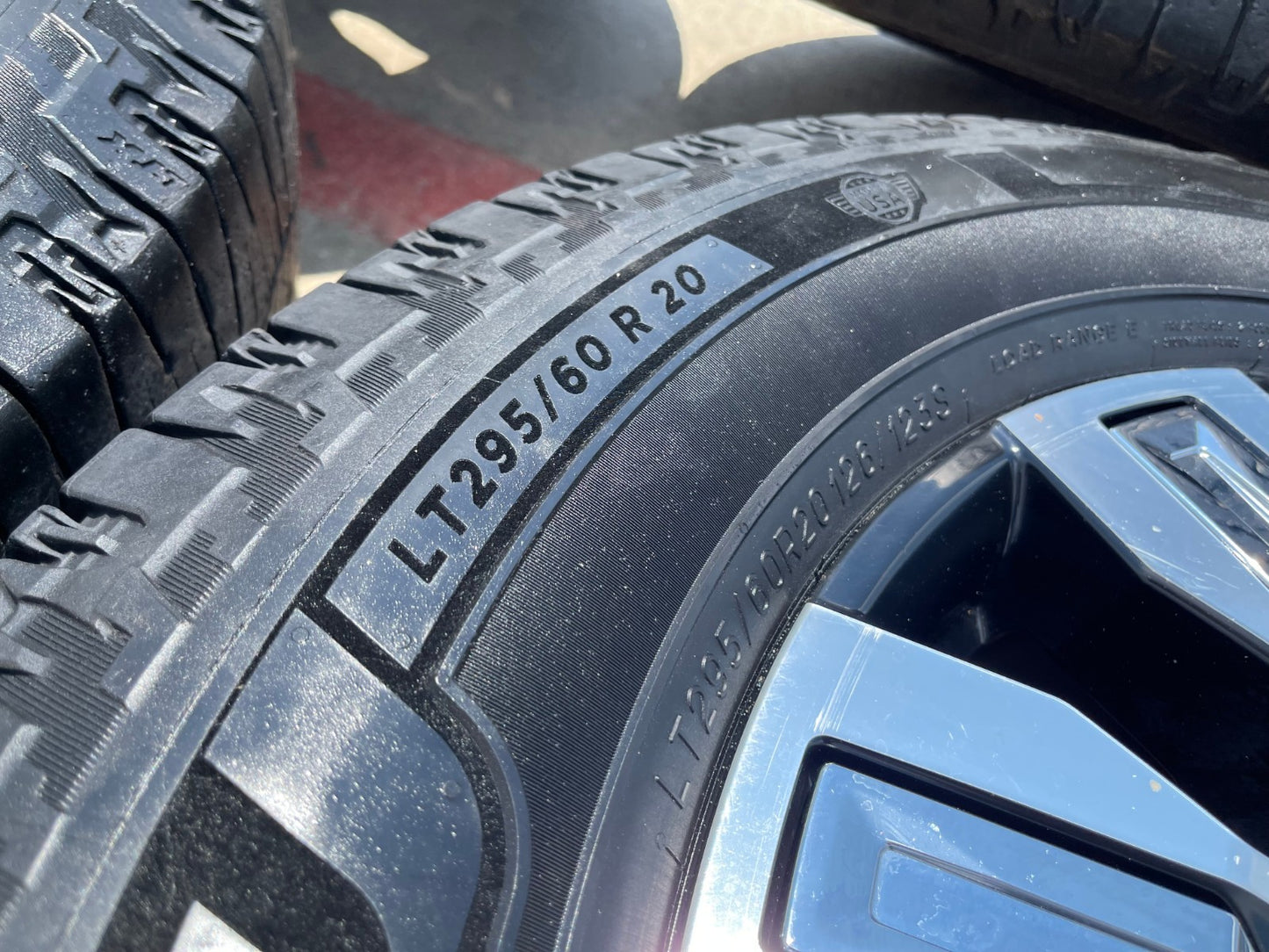 20" GMC Sierra 2500 3500 OEM wheels rims 5958 14138 tires MICHELIN DEFENDER