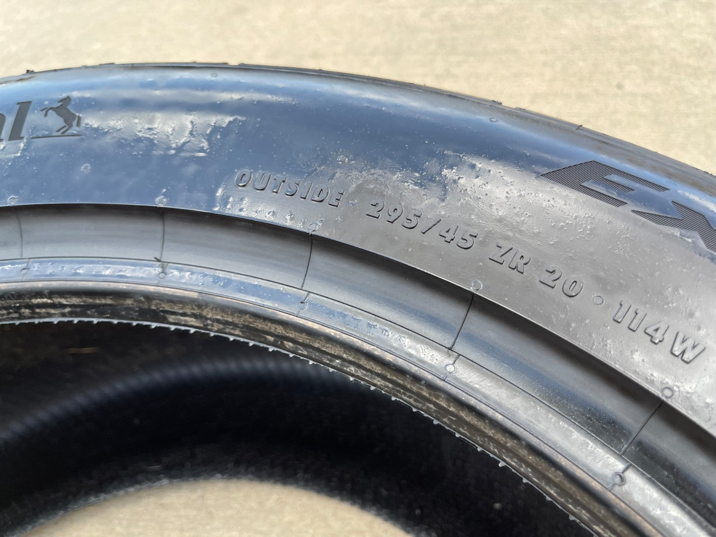 (1) 295/45/20 Continental Extreme Contact DWS06 111Y XL M+S 295/45R20 tire