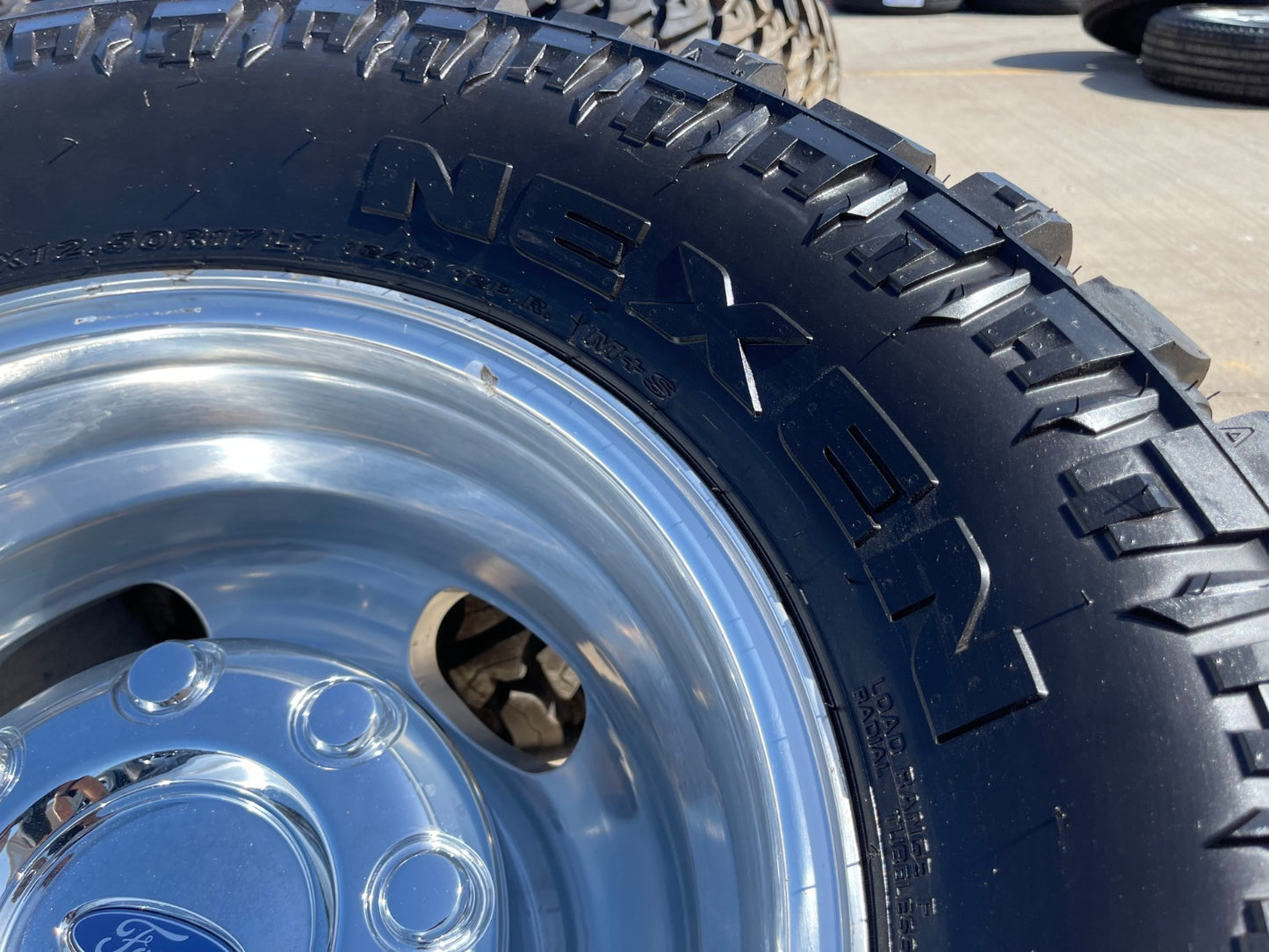 17" Ford F-350 Dually OEM 10477 10478 rims wheels tires SET NEXEN 33"