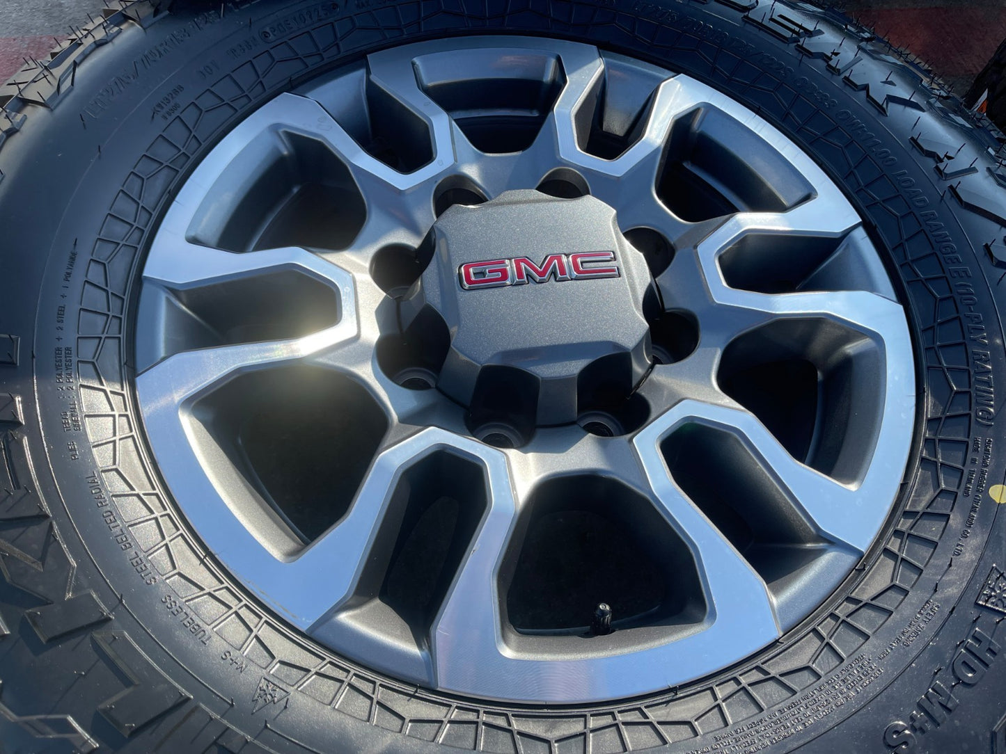 18" GMC Sierra AT4X Chevy Silverado 2500 3500 OEM 5949 wheels rims FALKEN NEW