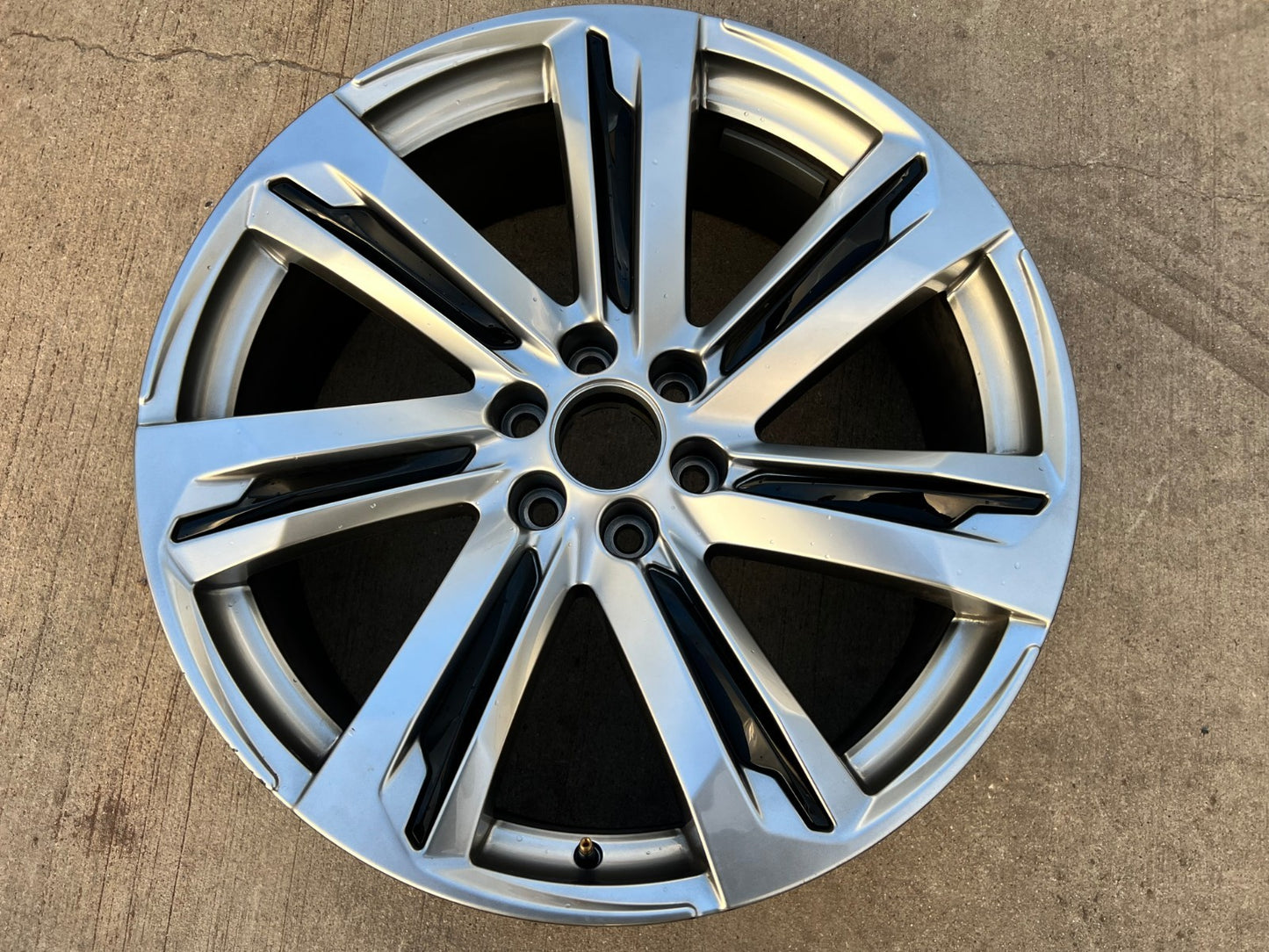(1) 24" Cadillac Escalade V Platinum OEM wheel rim spare 2024 2025 2026