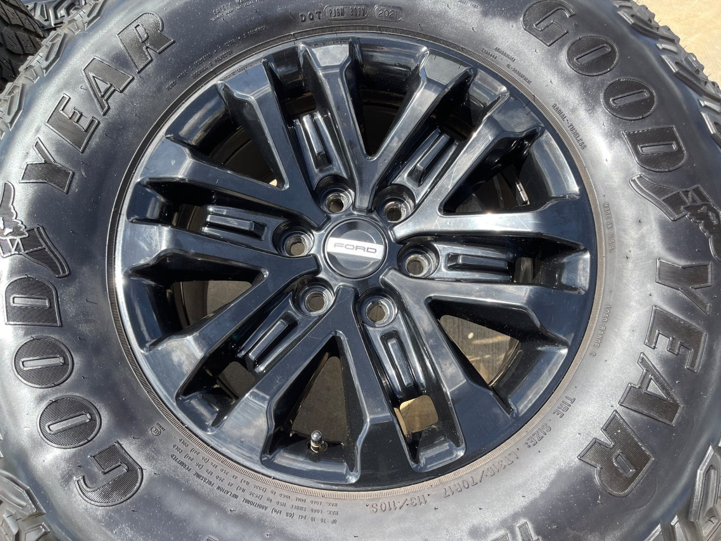 17" Ford F-150 Raptor OEM 96648 rims wheels tires SET GOODYEAR 35"