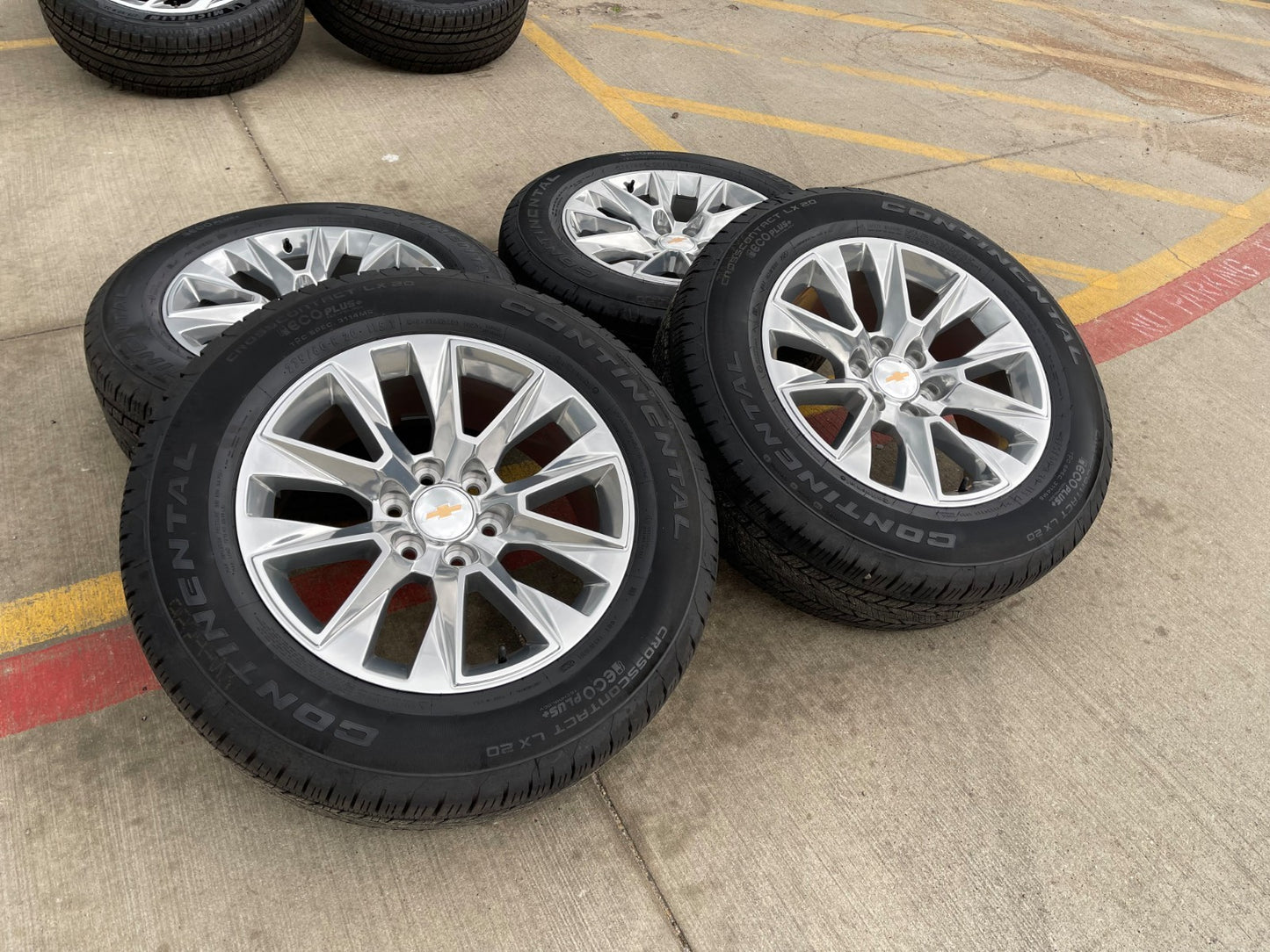 20" Chevy Tahoe Silverado 5920 OEM wheels rims GMC Yukon 2025 2026 CONTINENTAL